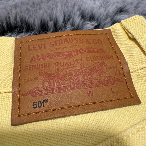 501® Original High Rise Short - Picture 3 of 10